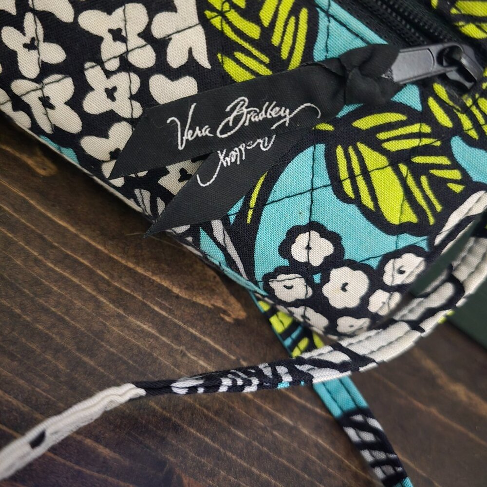 Vera Bradley Crossbody - Picture 4 of 4